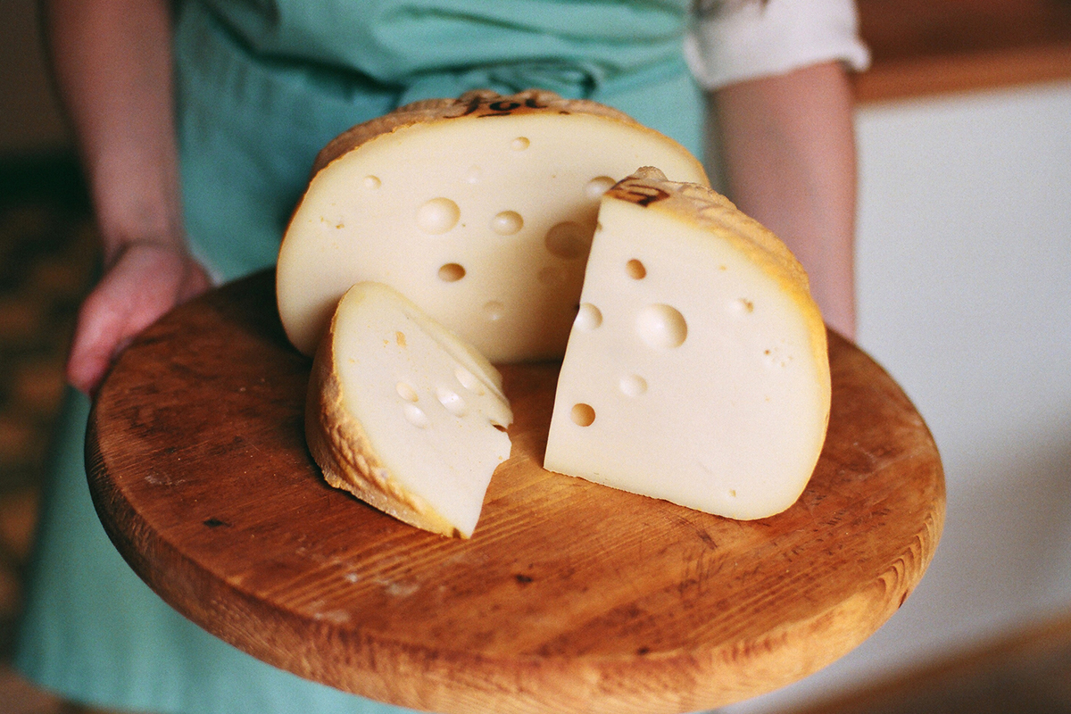 5-dairy-free-cheese-options-worth-trying-the-warm-up