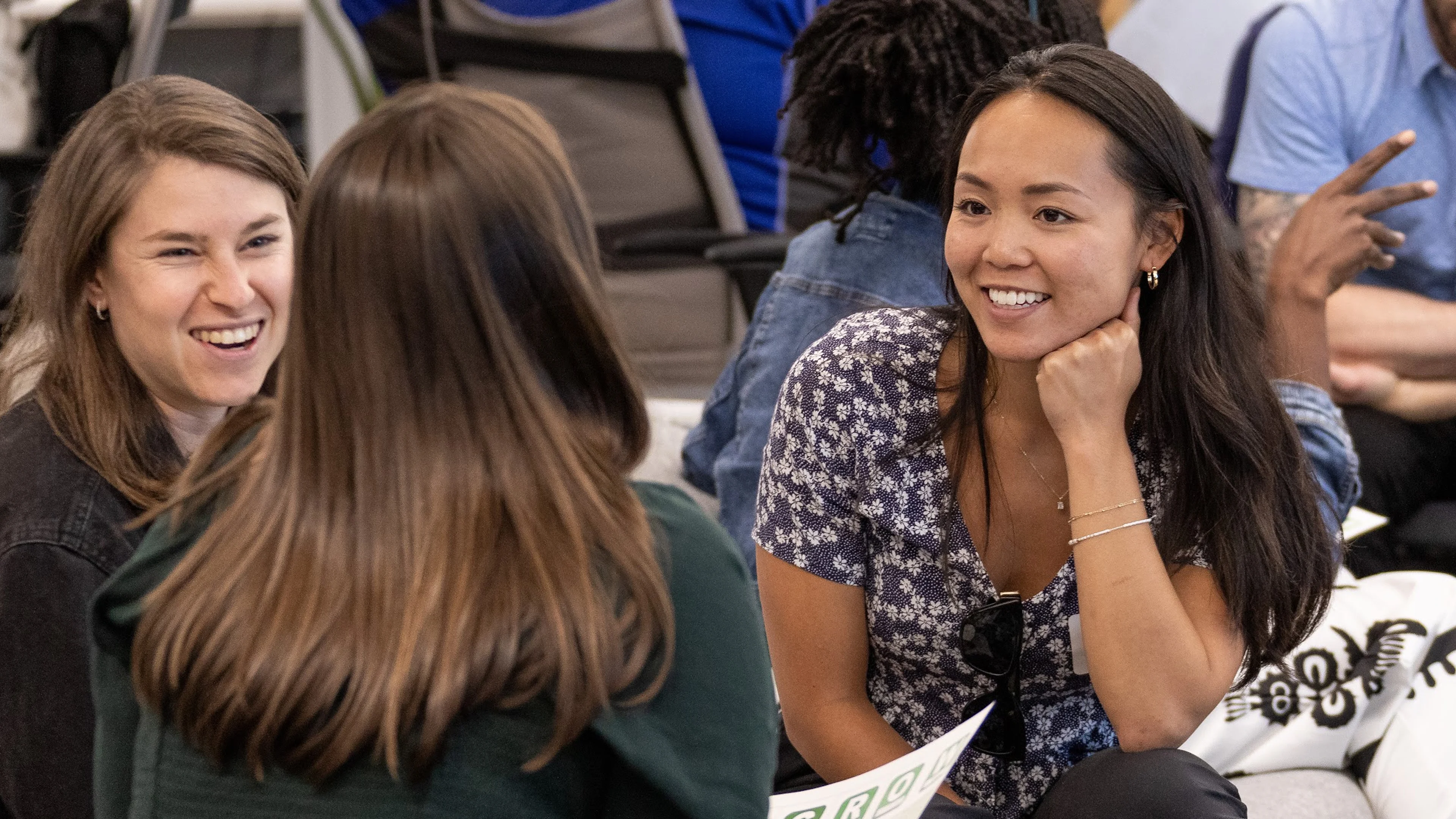 How to Welcome New Employees: Best Practices for a Successful 