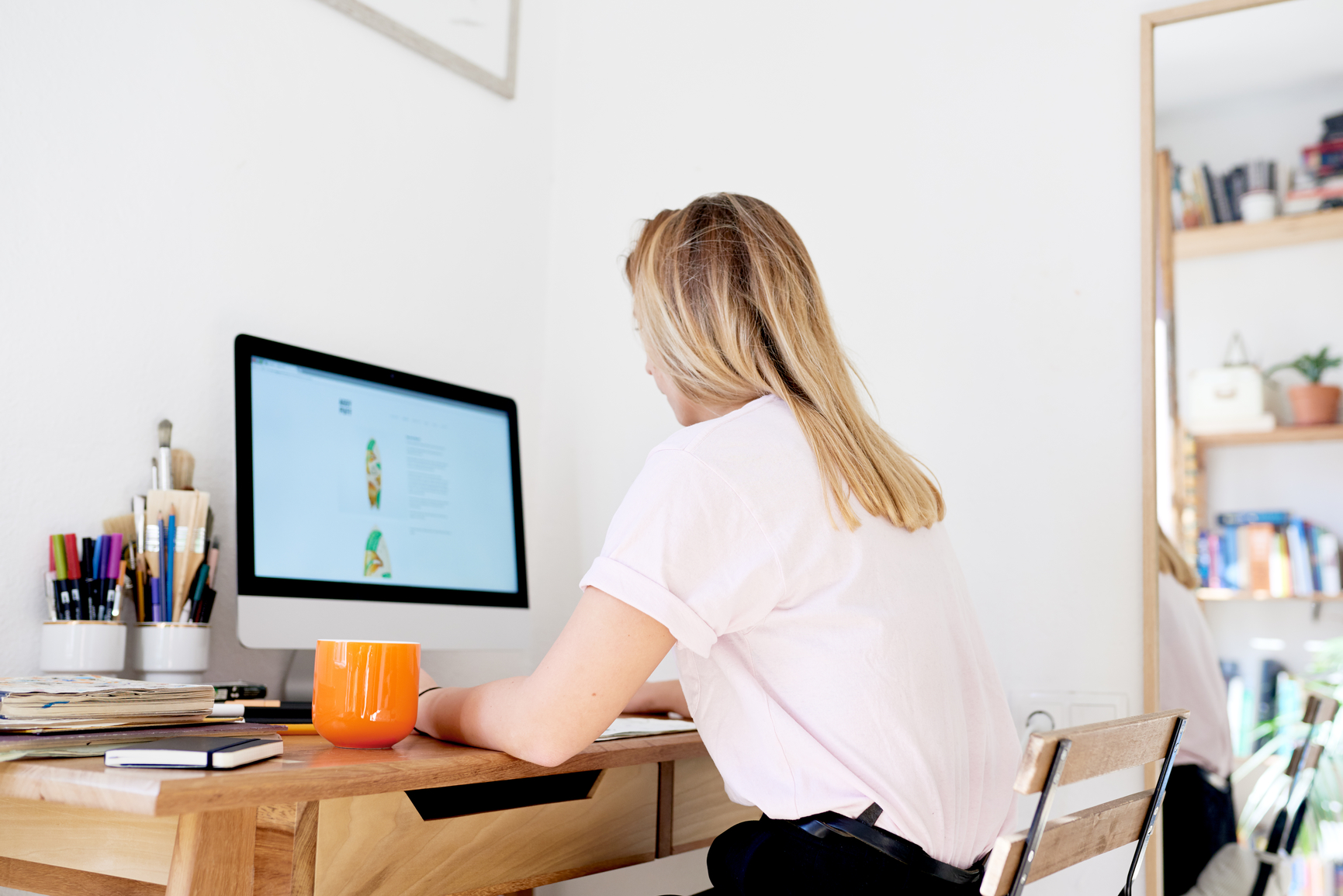When to Hire vs. When to Outsource